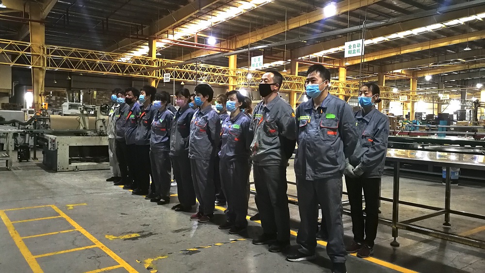 比糊盒？我最強！西安秉信印后勞務工手工糊盒競賽活動